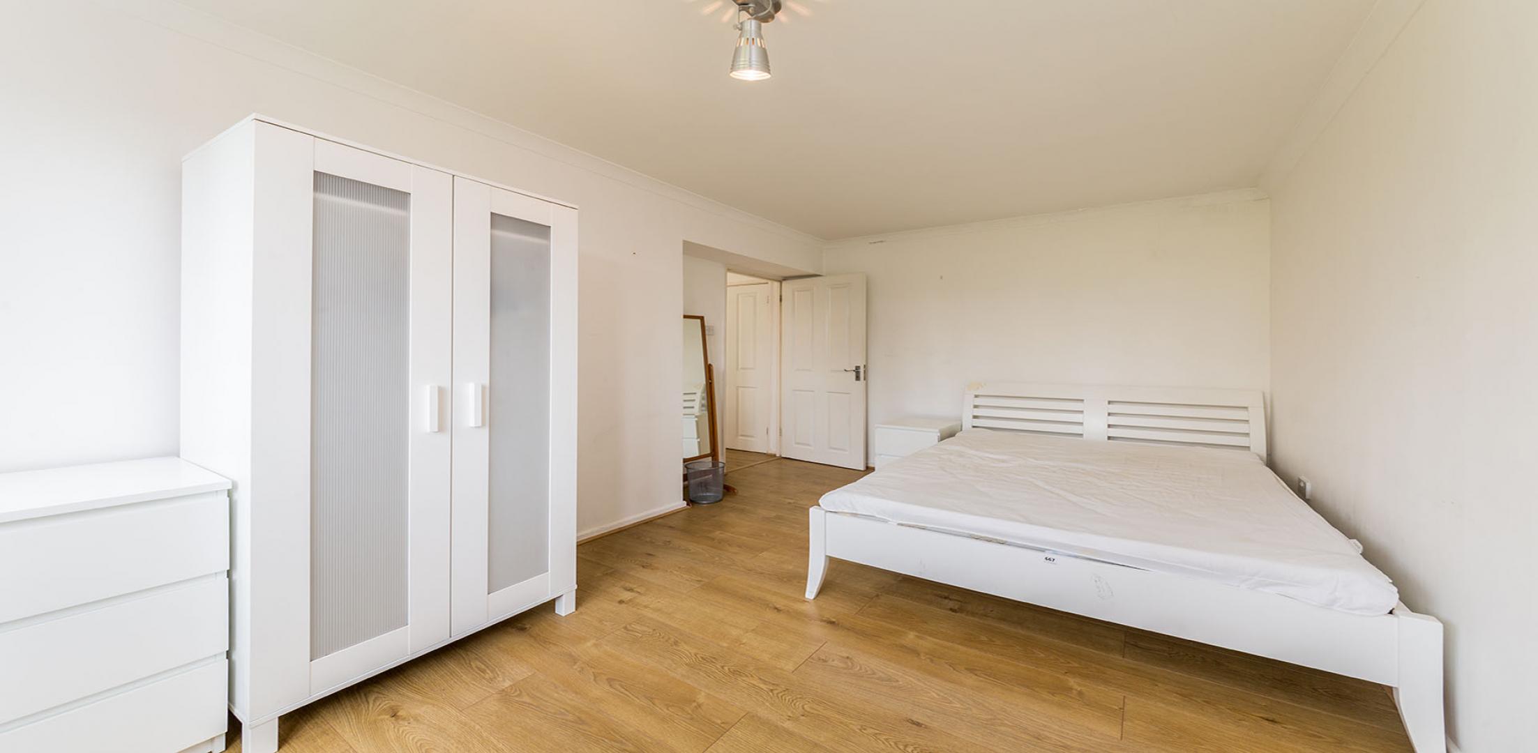 			4 Bedroom, 1 bath, 1 reception Flat			 Shalfleet Drive, Ladbroke Grove